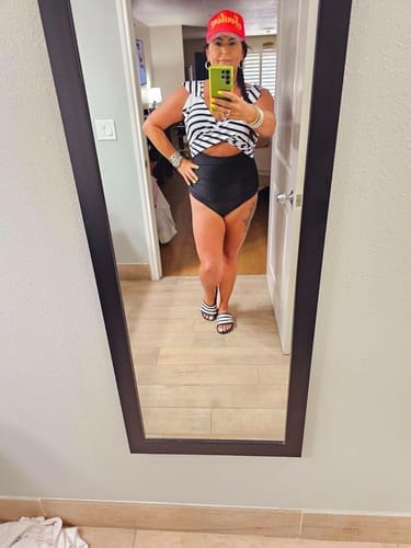 Customer photo review of Emoswim - Badeanzug mit Rüschenärmeln Cut-Out Gerafft