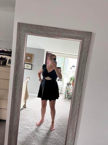 Customer photo review of Emoswim - Damen Badeanzug Rüschen Cut-Out Badekleid Bauchweg V-Ausschnitt Wickel-Bademode