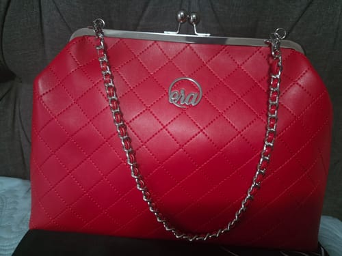 Customer photo review of ERA Oversized Kisslock Chain Bag – Red