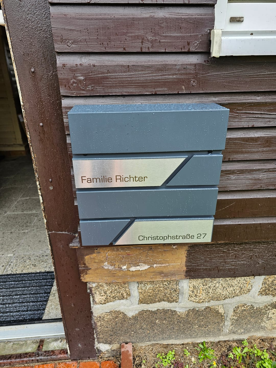 Customer photo review of Absenkautomatik für Briefkastendeckel
