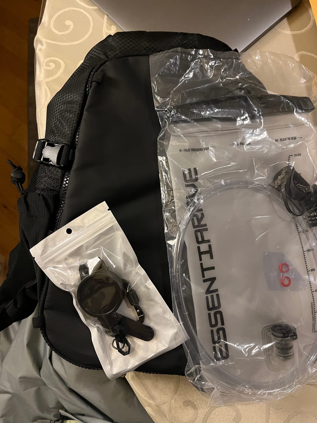 Customer photo review of ESSENTIAPAC PRO™ ANTI-THEFT HYDRATION PACK V3