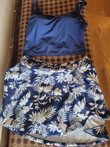 Customer photo review of Emoswim - Tankini Badeanzug für Damen Bauchweg Zweiteilige Bademode High Waist Tanktop mit Baderock