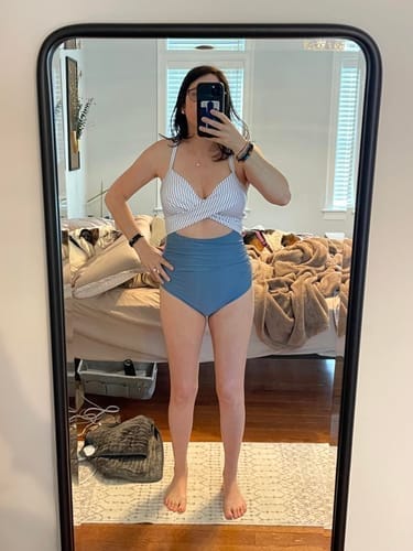 Customer photo review of Emoswim - Damen Badeanzüge Bauchweg Cut-Out High Waist Bademode Wickeloptik Rückenbindung