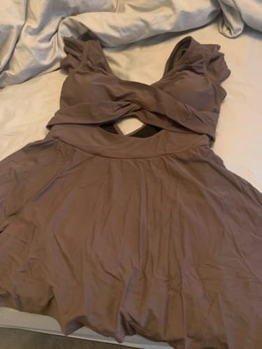 Customer photo review of Emoswim - Damen Badeanzug Rüschen Cut-Out Badekleid Bauchweg V-Ausschnitt Wickel-Bademode