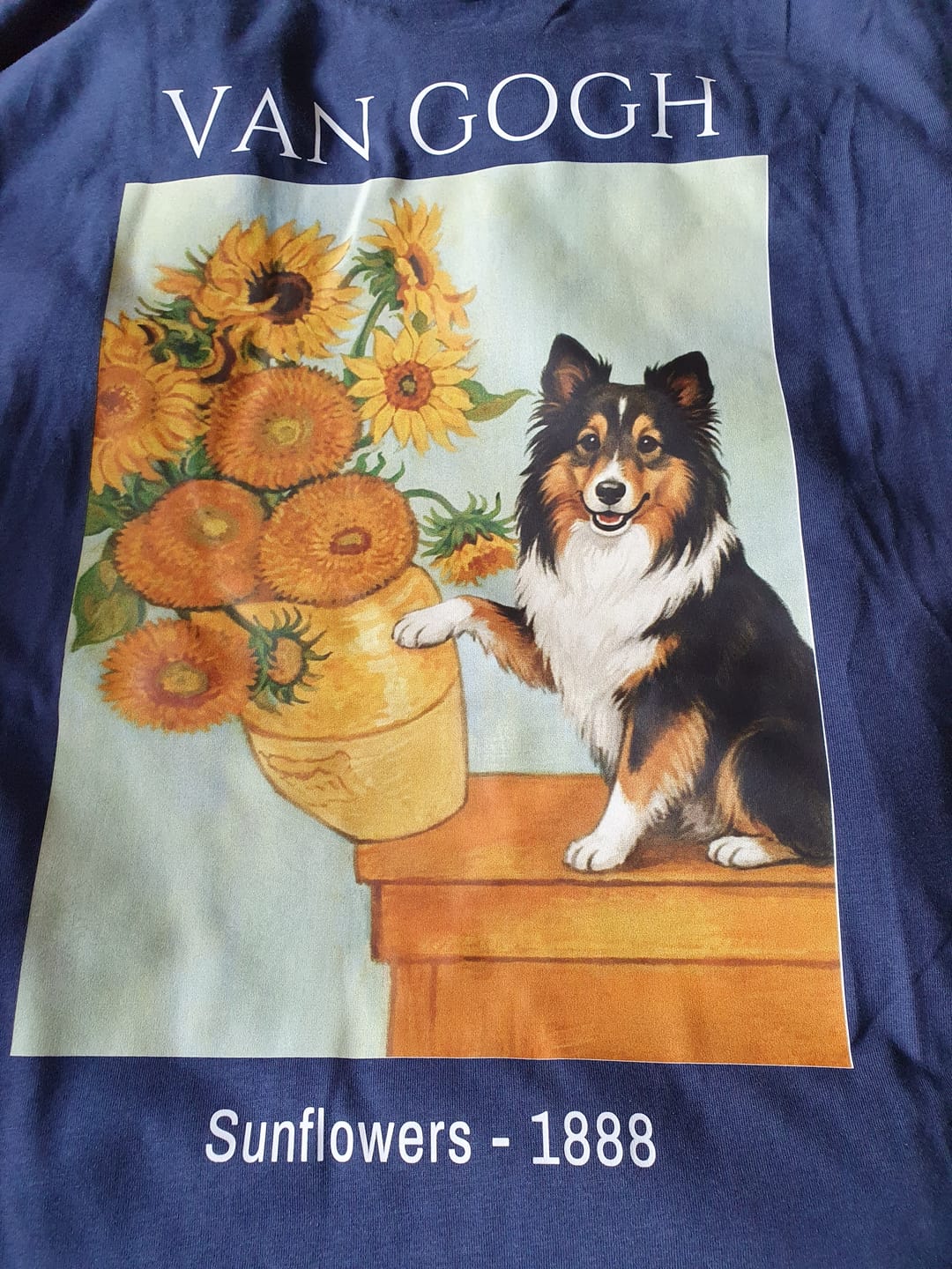 Customer photo review of Van Gogh Sunflowers 1888 Premium T-Shirt mit deinem Hund