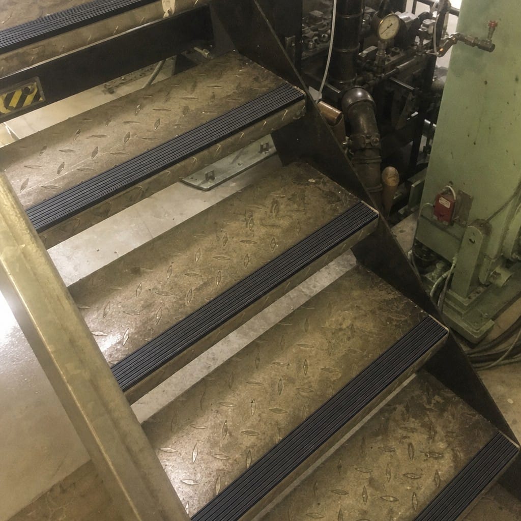 Customer photo review of Aluminium Stair Nosing 59x30mm Square Back, Bronze & Black