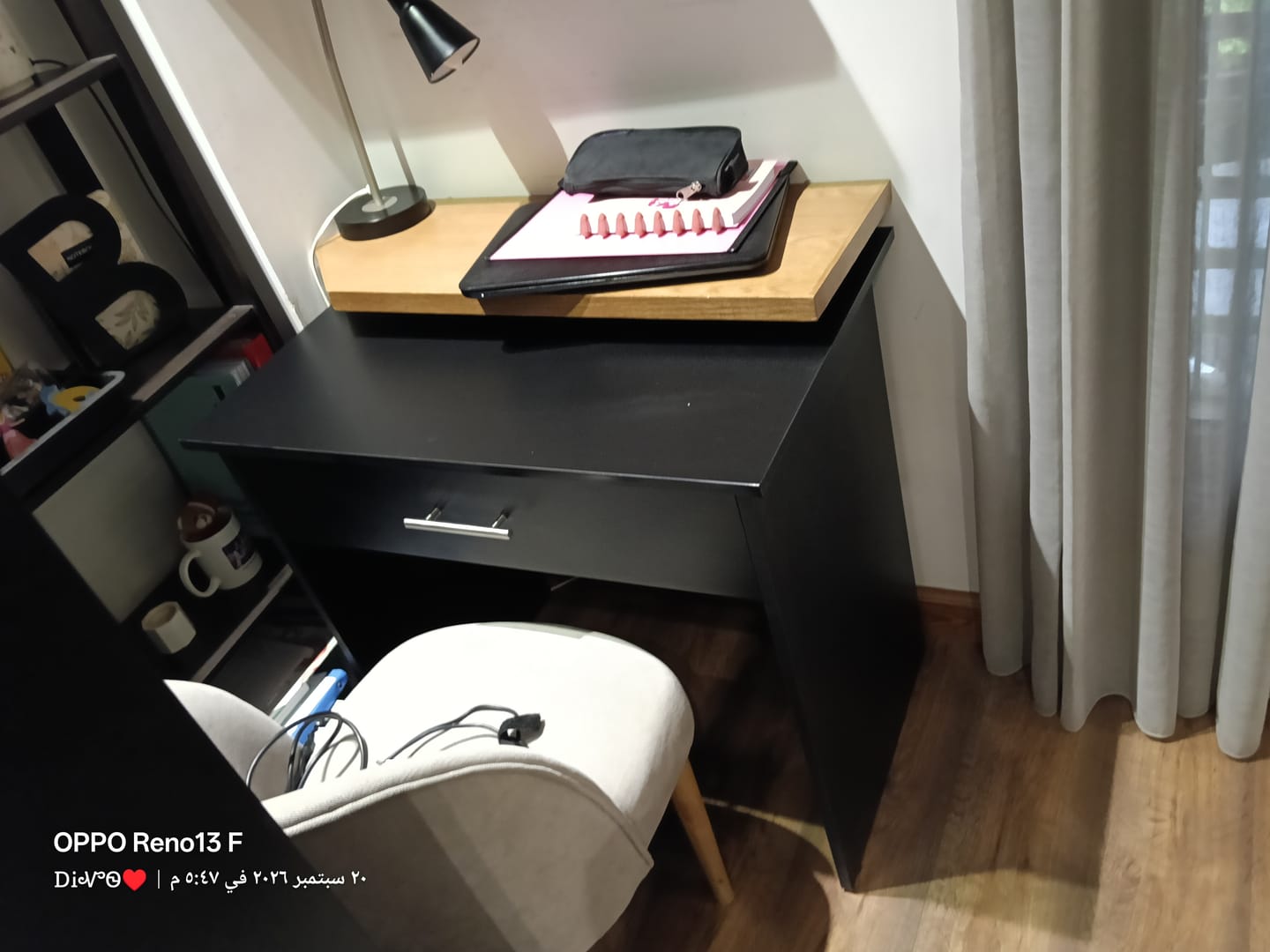 Customer photo review of مكتب أسود - 80 × 50 × 75 سم | DE29