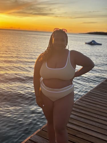 Customer photo review of Emoswim - Damen High Waist Bikini-Sets Sportliche Zweiteilige Badeanzüge Colorblock Cheeky High-Cut Bademode