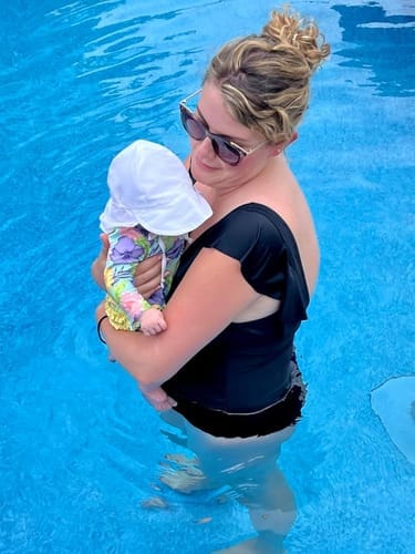 Customer photo review of Emoswim - Badeanzug mit Rüschenärmeln Cut-Out Gerafft