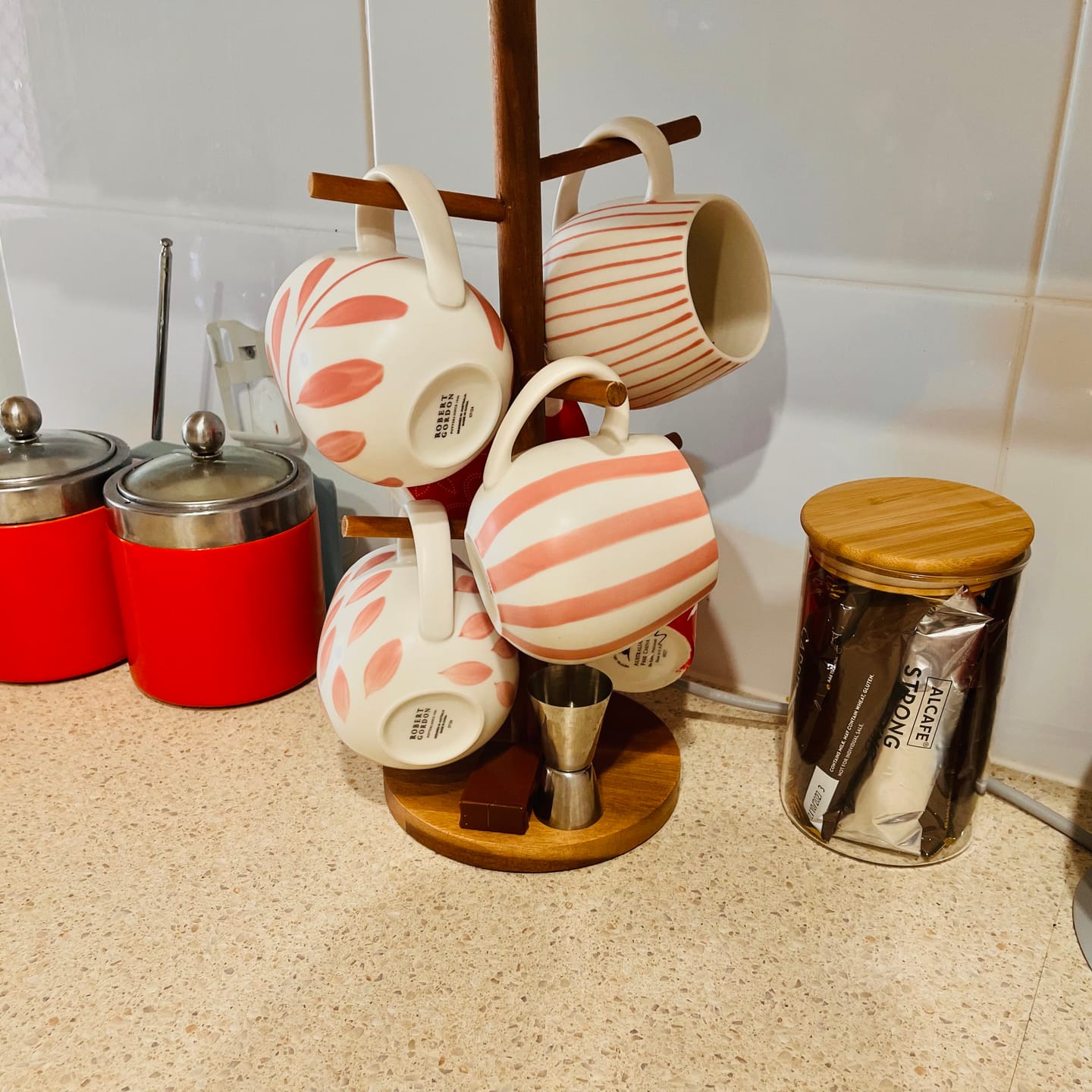 Customer photo review of Robert Gordon Hug Me Mugs – Rose Brush Set of 4