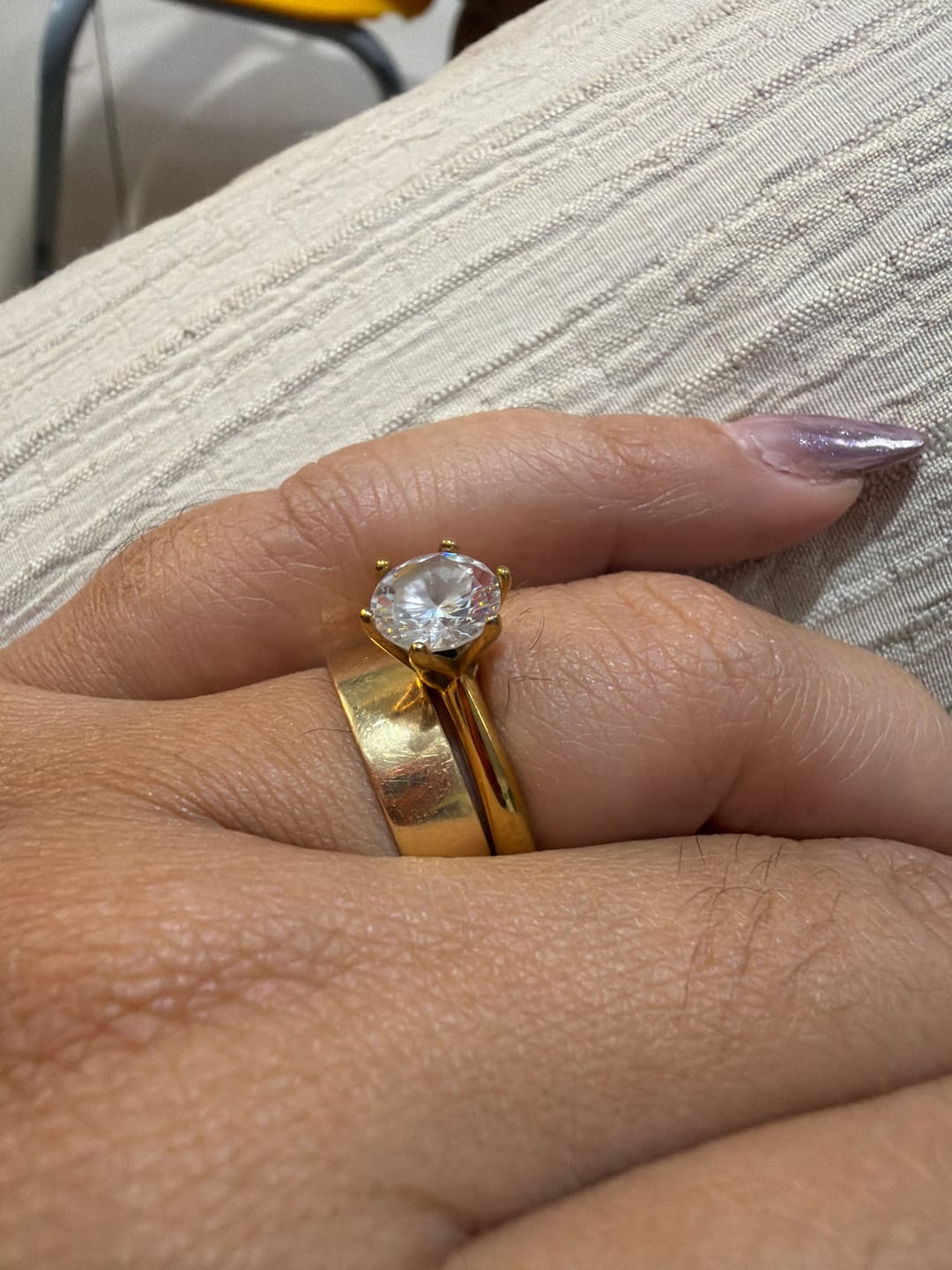 Customer photo review of Anel Solitário Beout Banhado em Ouro 18k