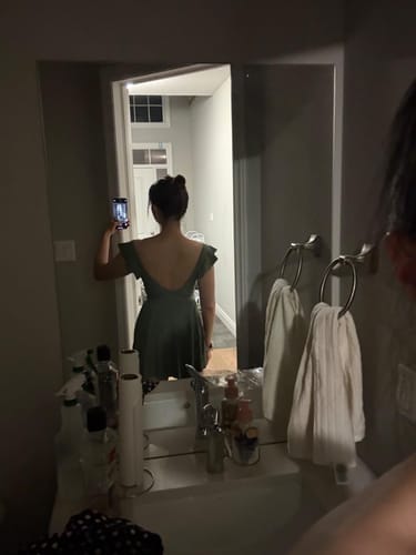 Customer photo review of Emoswim - Damen Badeanzug Rüschen Cut-Out Badekleid Bauchweg V-Ausschnitt Wickel-Bademode