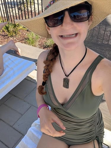 Customer photo review of Emoswim - Damen Badekleid Bauchweg Badeanzüge Schlankmachendes Transparentes Mesh Sarong-Wickelrock Bademode