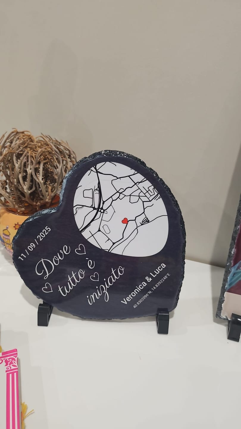 Customer photo review of Il nostro primo bacio – Cuore in ardesia personalizzato (20x20)
