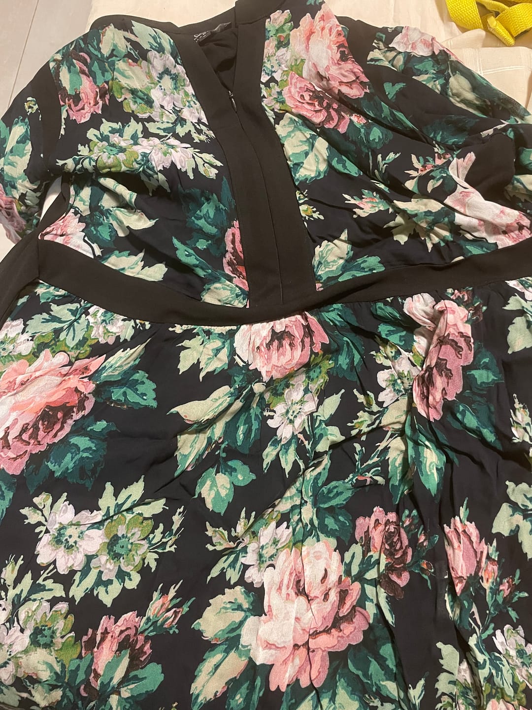 Customer photo review of Robe Kenzi Green