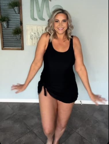 Customer photo review of Emoswim - Badekleid Badeanzüge für Damen Bauchweg Badekleider Rock Bademode