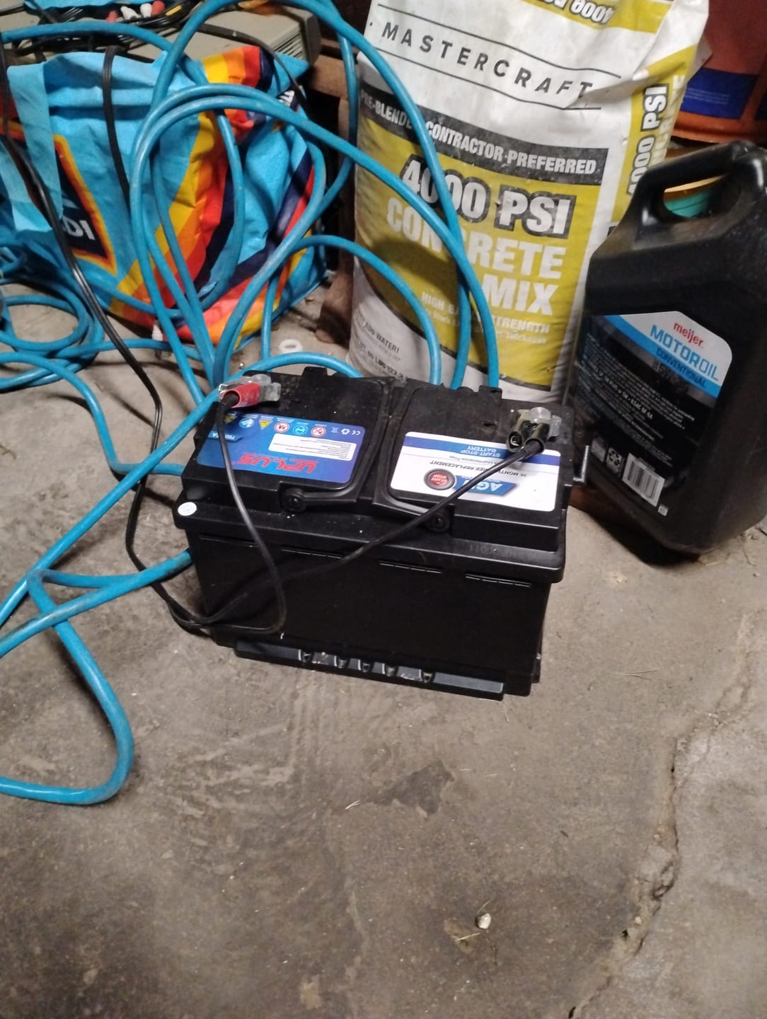 Customer photo review of Uplus H6 Group 48 Car Battery, 12V 70Ah AGM High 760CCA Maintenance Free Automotive Battery