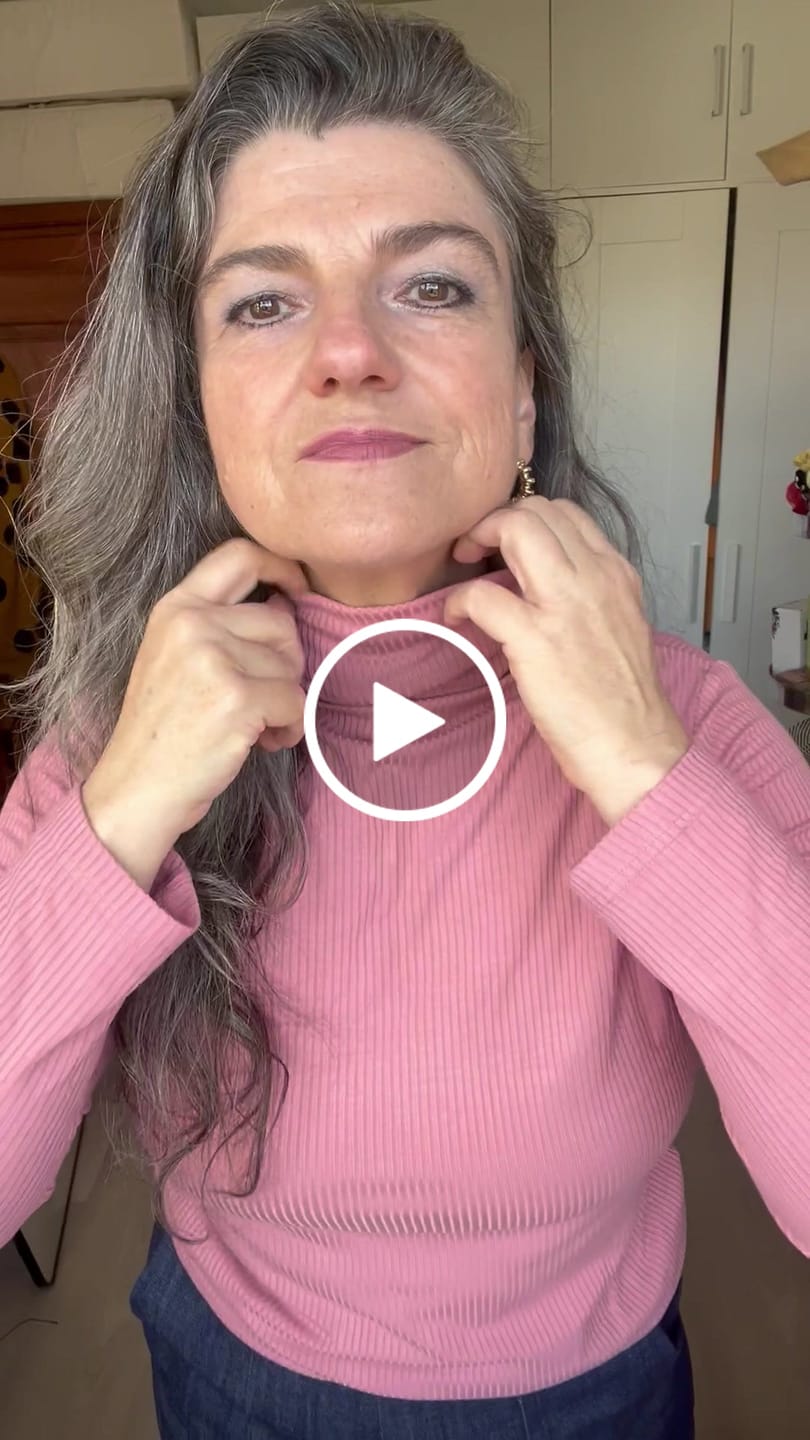 Customer video review of Rosalie | Anliegender Rollkragenpullover | VIP