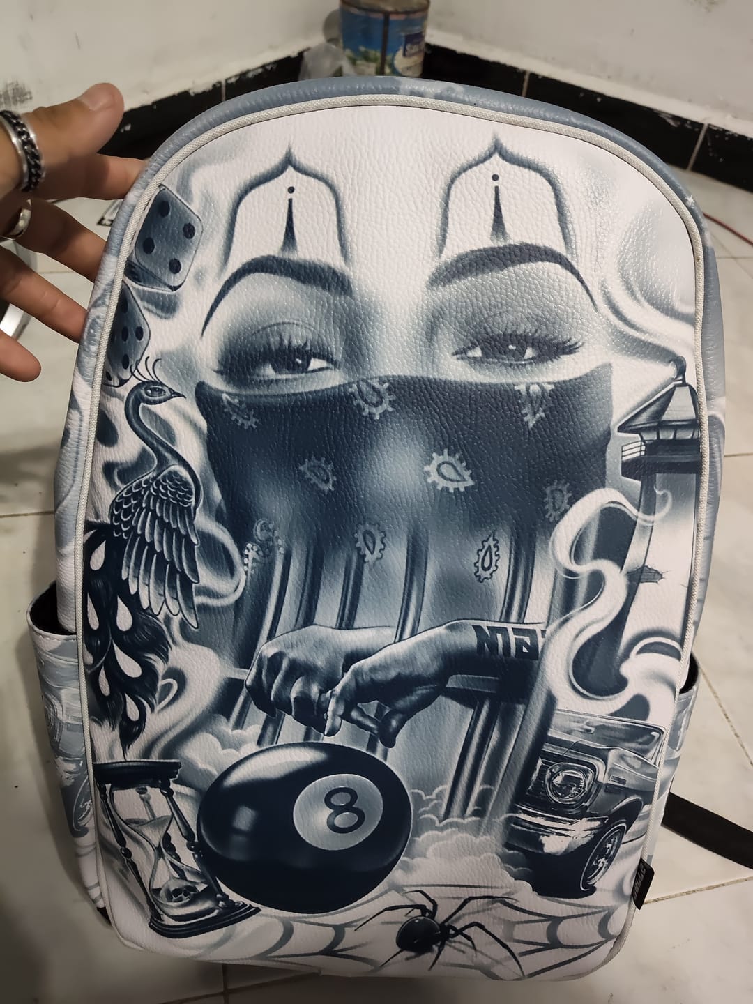 Customer photo review of Mochila Chicano