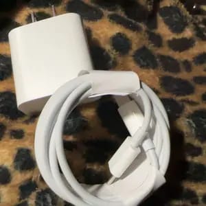 Customer photo review of Ricarica Veloce Kit Caricabatterie USB-C con Cavi Lightning