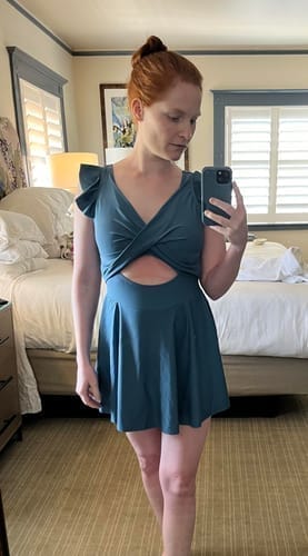 Customer photo review of Emoswim - Damen Badeanzug Rüschen Cut-Out Badekleid Bauchweg V-Ausschnitt Wickel-Bademode