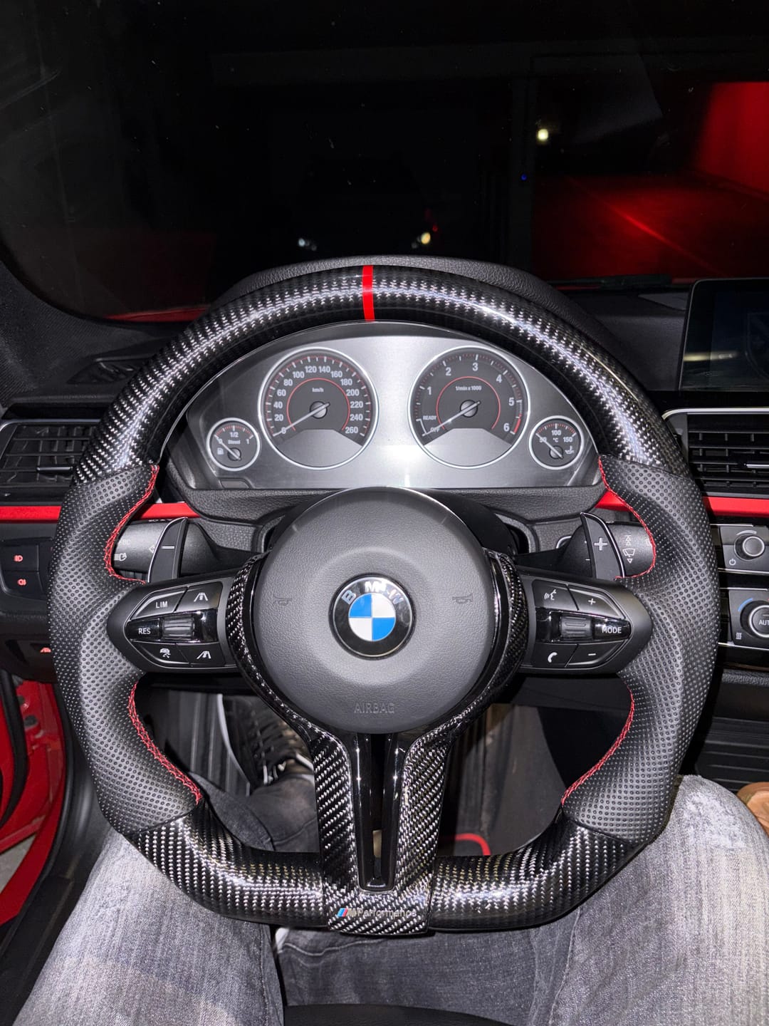 Customer photo review of BMW Carbon M Performance Lenkrad – Custom Build