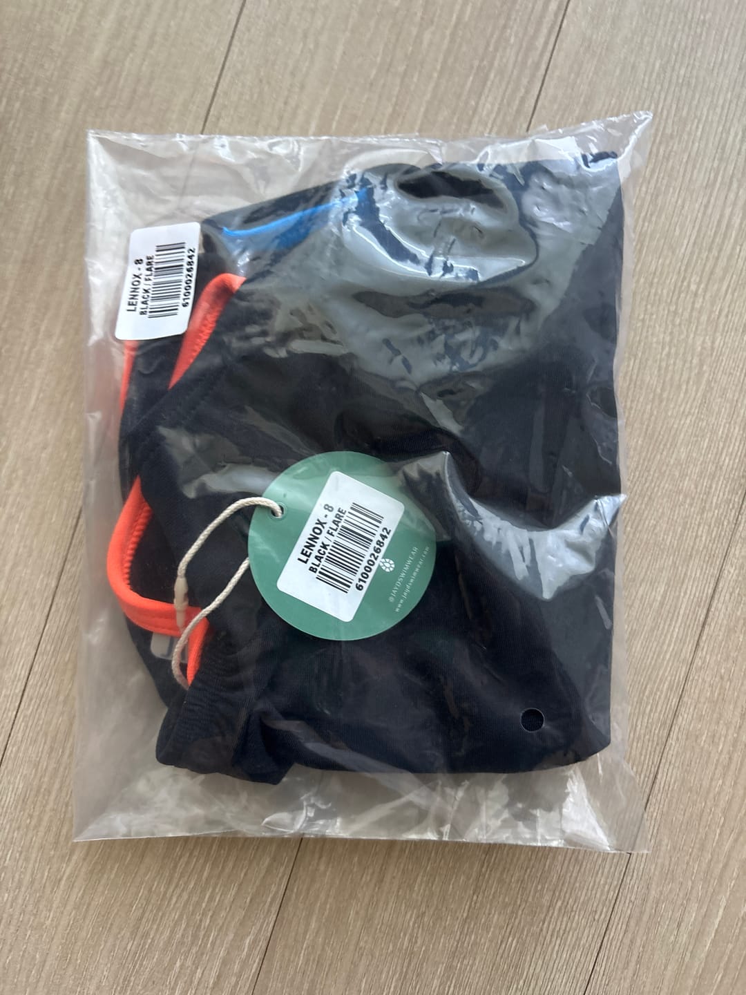 Customer photo review of LENNOX ONE PIECE - Black|Flare