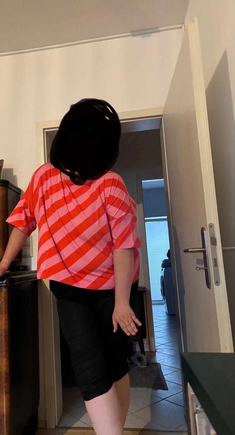 Customer photo review of Sammy | Oversized Sweatshirt kurzarm schräge Streifen