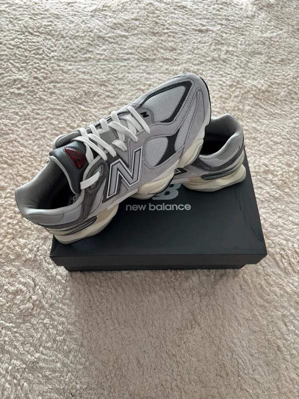 Customer photo review of New Balance 9060
