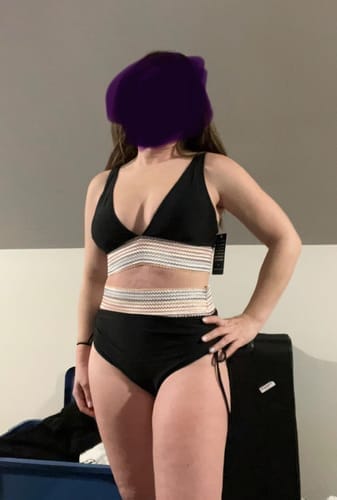 Customer photo review of Emoswim - High Waist Bauchweg Colorblock Bikini-Sets