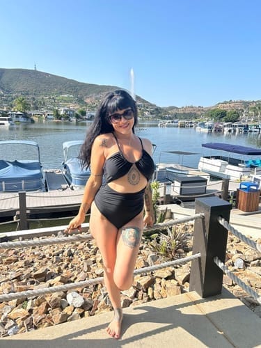 Customer photo review of Emoswim - Damen Badeanzug Cut-Out Bademode