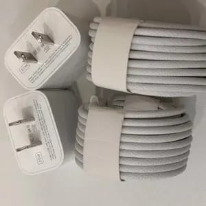 Customer photo review of Ricarica Veloce Kit Caricabatterie USB-C con Cavi Lightning