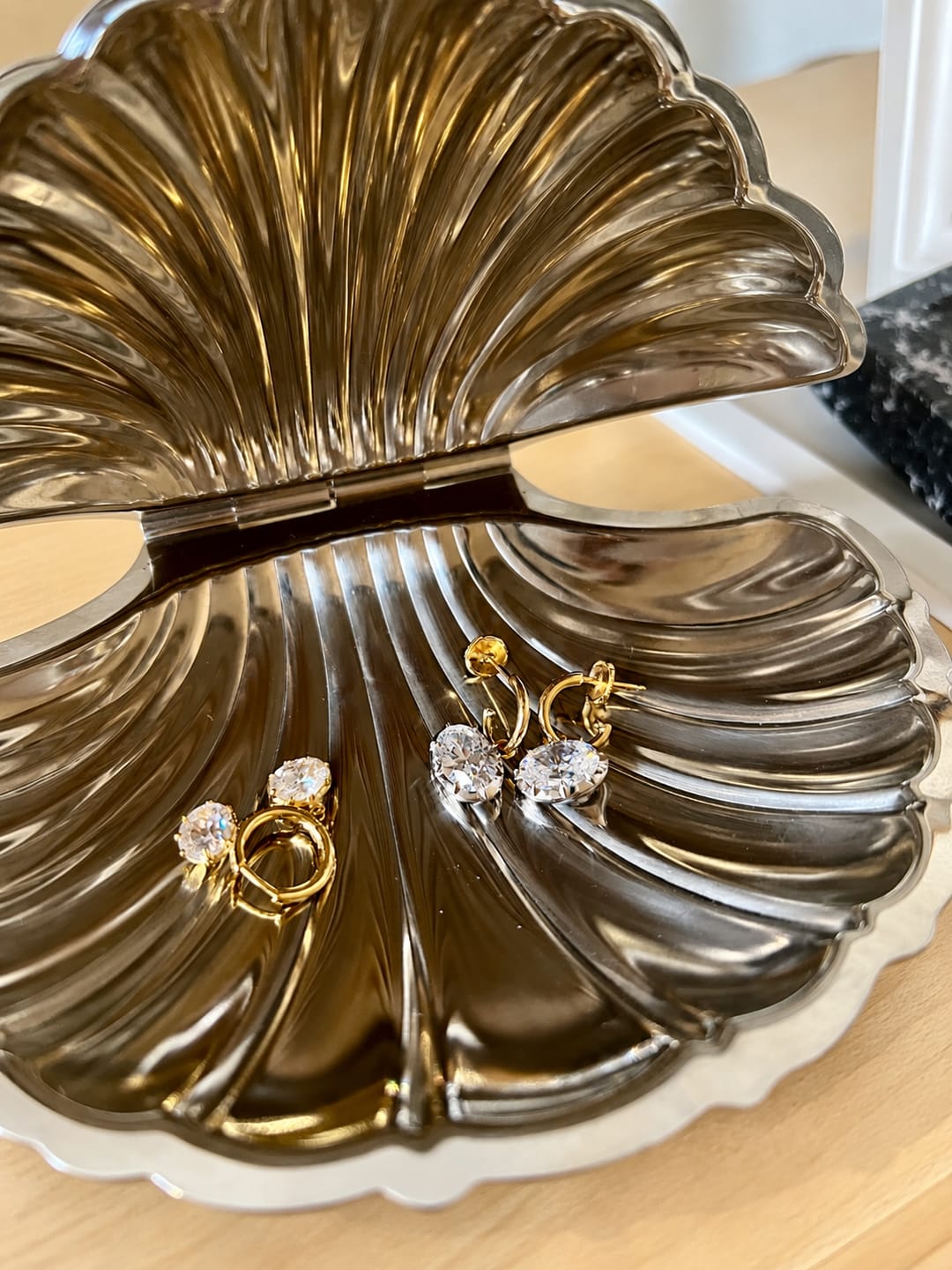 Customer photo review of Georgian-Style Oversized Oval Hoop Earrings