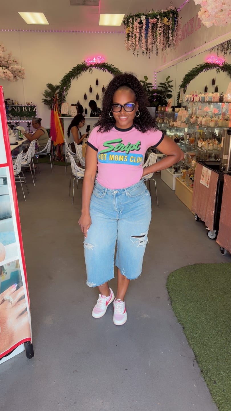 Customer photo review of HOT MOMS CLUB RINGER