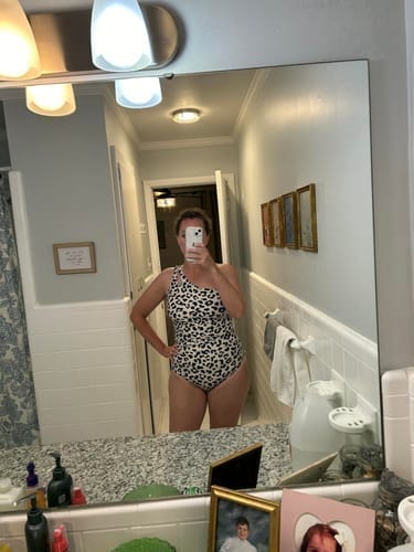 Customer photo review of Emoswim - One-Shoulder Badeanzug für Damen Bauchweg Bademode
