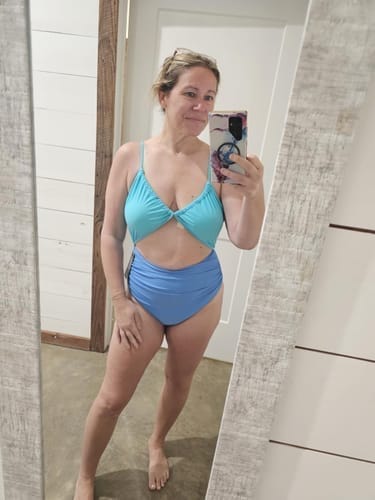 Customer photo review of Emoswim - Damen Badeanzug Cut-Out Bademode