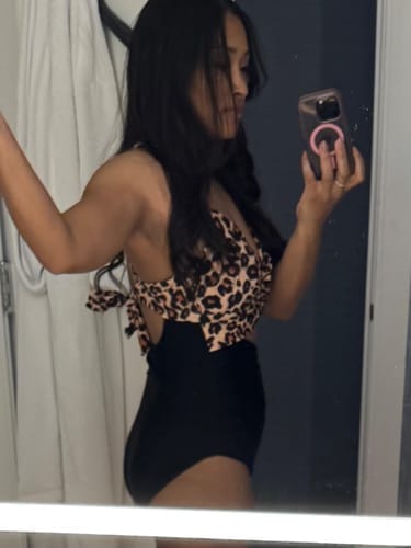 Customer photo review of Emoswim - Damen Badeanzüge Push-Up Bauchweg Bademode V-Ausschnitt Cut-Out Bedeckende Bademode