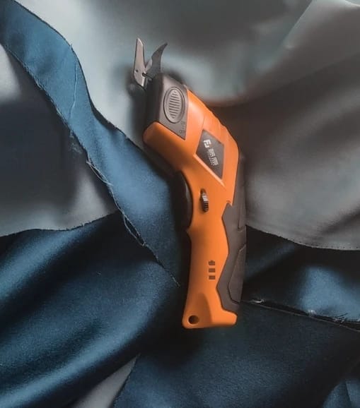 Customer photo review of Electric scissors