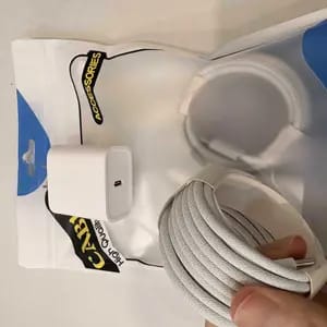 Customer photo review of Ricarica Veloce Kit Caricabatterie USB-C con Cavi Lightning