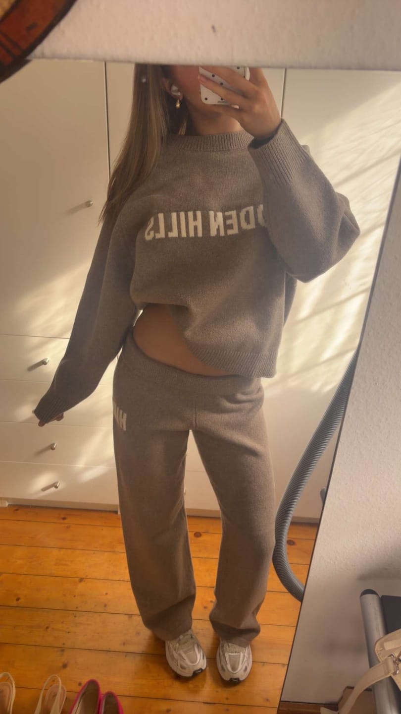 Customer photo review of KNIT SWEATPANTS TAUPE V2