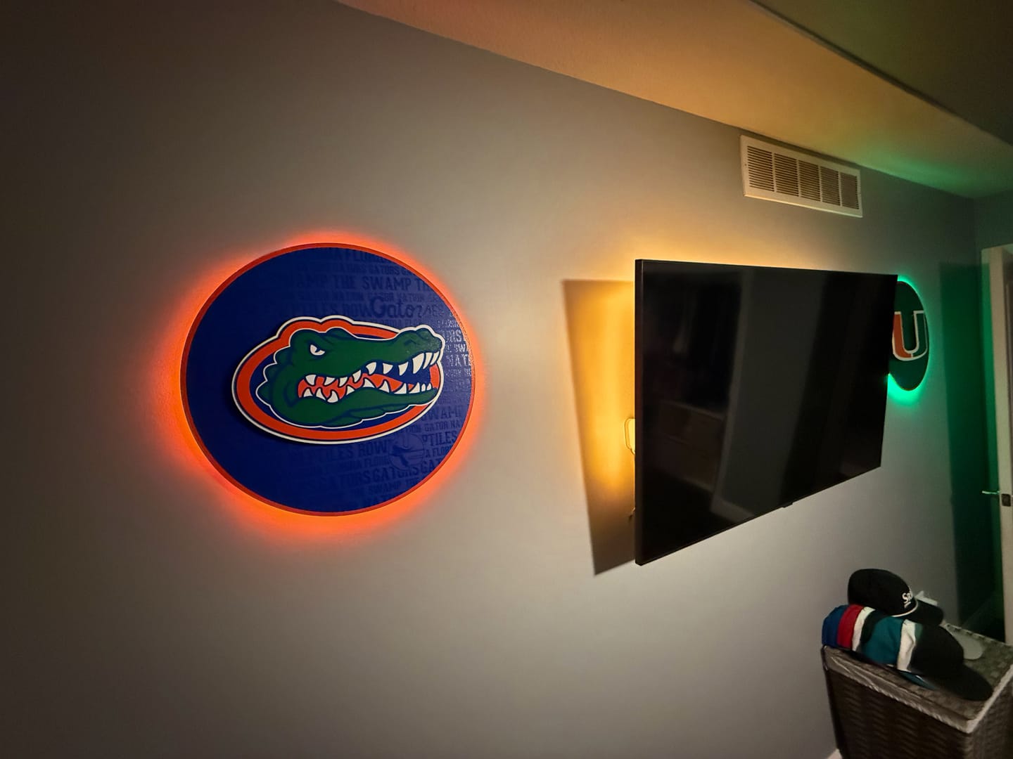 Customer photo review of Florida Gators CRAFT SERIES 3D Vintage Metal Wall Art