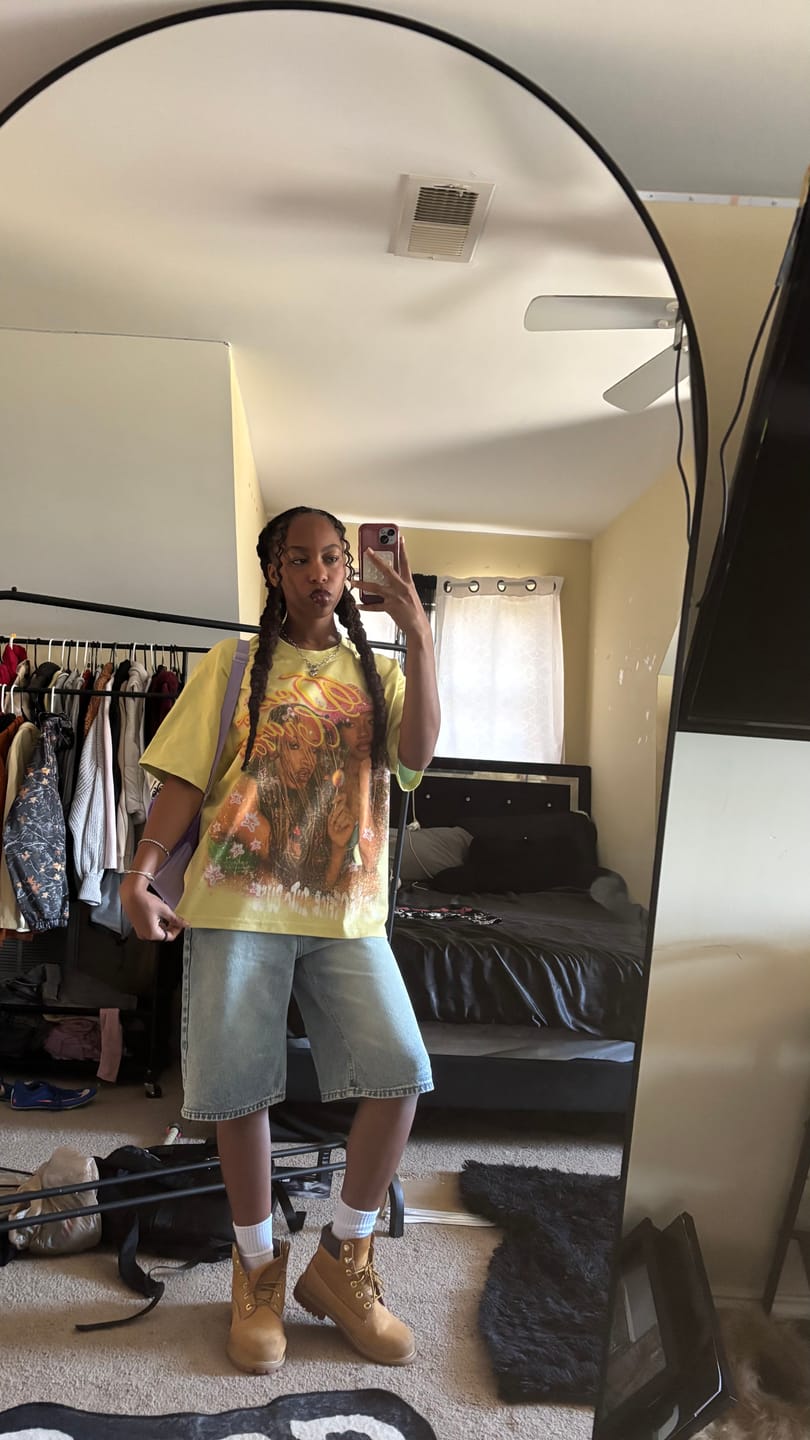 Customer photo review of Vintage 90s Girls Two Tone Tee-614