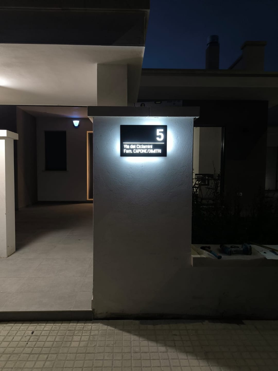 Customer photo review of Numero civico e testo luminoso modello Lux Horizontal