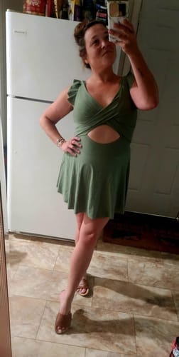 Customer photo review of Emoswim - Damen Badeanzug Rüschen Cut-Out Badekleid Bauchweg V-Ausschnitt Wickel-Bademode