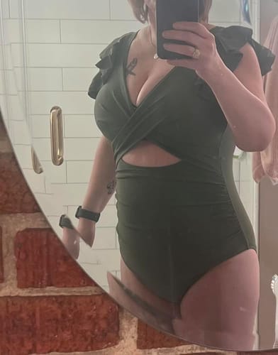 Customer photo review of Emoswim - Badeanzug mit Rüschenärmeln Cut-Out Gerafft