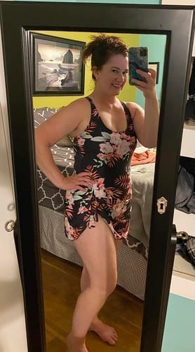 Customer photo review of Emoswim - Badekleid Badeanzüge für Damen Bauchweg Badekleider Rock Bademode