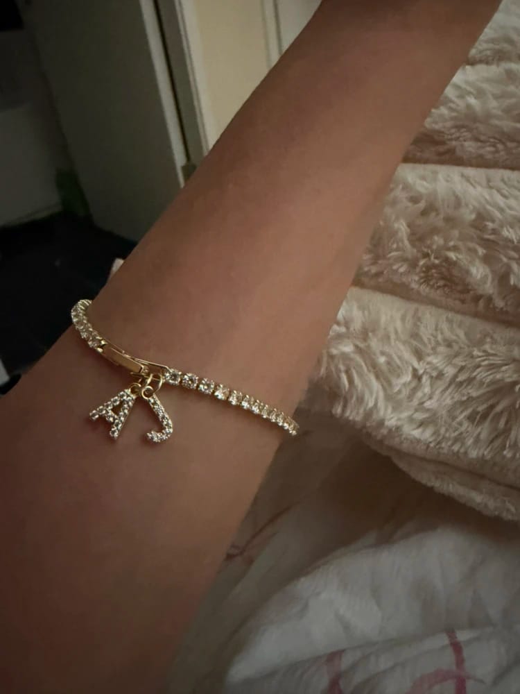 Customer photo review of Pulsera Tennis de Inicial Personalizada