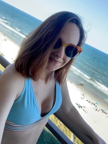 Customer photo review of Emoswim - High Waist Bauchweg Colorblock Bikini-Sets