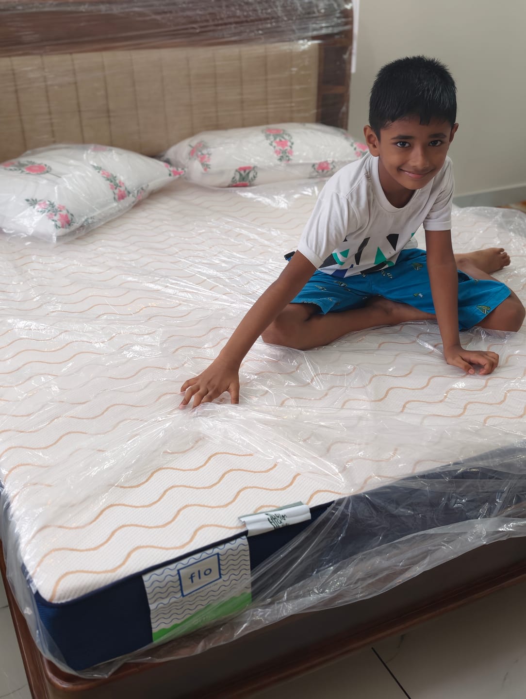 Customer photo review of Flo Adjustable Pillow (Fibre)