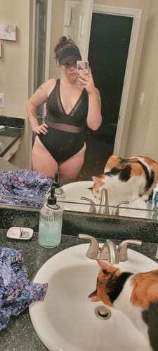 Customer photo review of Emoswim - Damen Große Größen Badeanzug V-Ausschnitt Transparentes Mesh Bauchweg Bademode